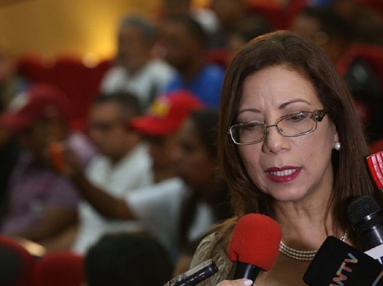 ViceSocialT_ve's tweet photo. #DandoYDando || Constituyente @taniapsuv: Nuestro Presidente @NicolasMaduro, ha dicho que las clases no serán de manera presencial para cuidar a nuestros estudiantes.
#LaVerdadDeVenezuela @psuvaristobulo 
@RNVinformativa https://t.co/q4QY4Hsw7x