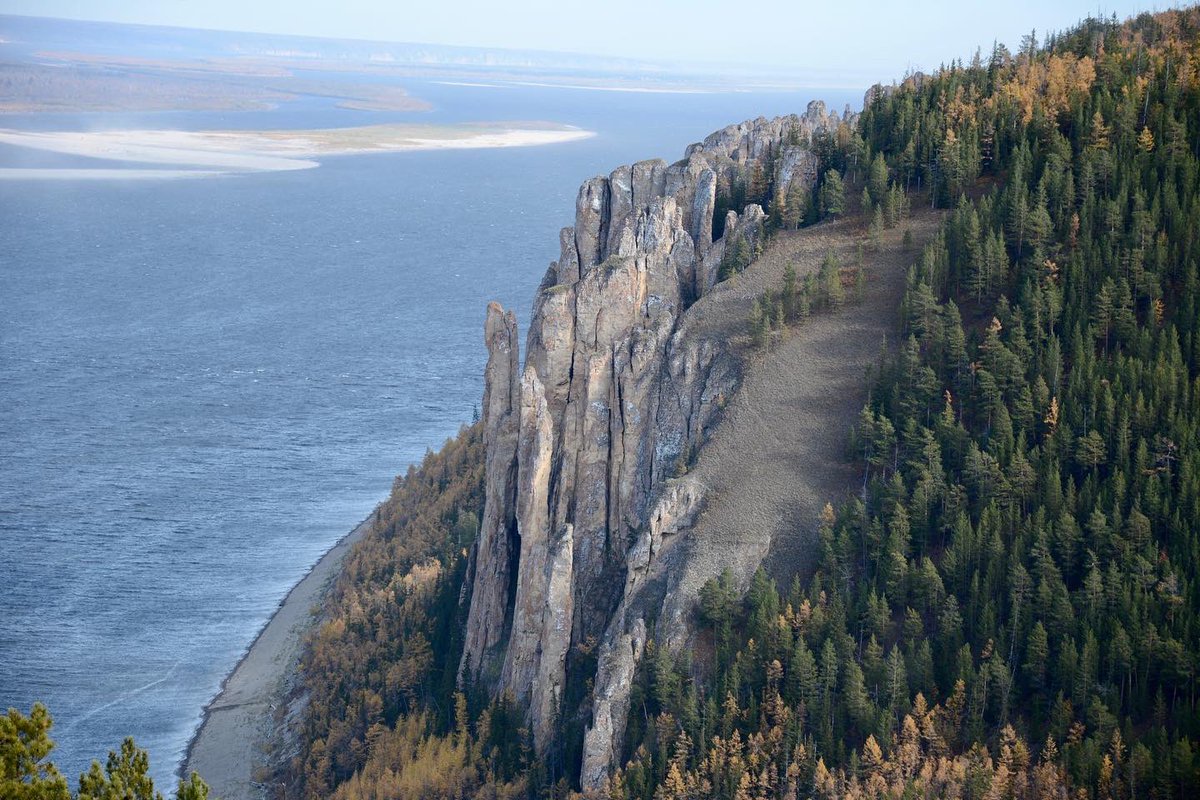 yakutia's tweet photo. Осенняя пора на Ленских столбах, Якутия.

Take your flight ✈️ Enjoy Yakutia!

#Якутск #ЛенскиеСтолбы #Якутия https://t.co/9TPquWCt1h