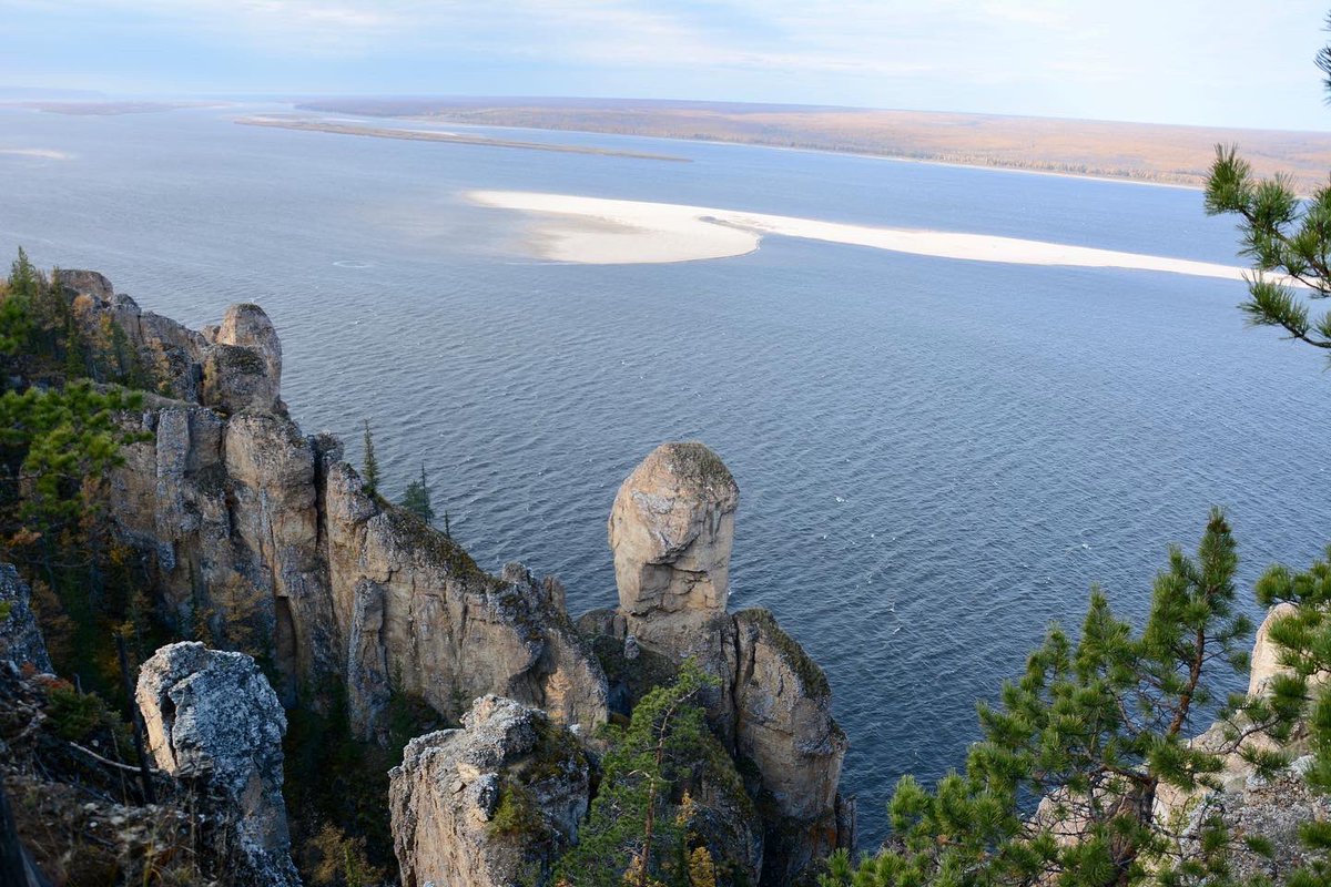 yakutia's tweet photo. Осенняя пора на Ленских столбах, Якутия.

Take your flight ✈️ Enjoy Yakutia!

#Якутск #ЛенскиеСтолбы #Якутия https://t.co/9TPquWCt1h