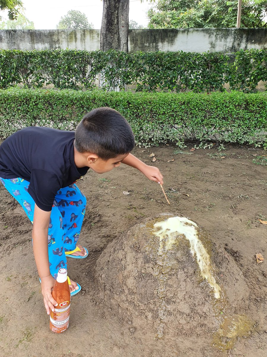 kaur_shivpreet's tweet photo. Zoravar: My Volcano of talents!!
#HandsOn #Volcano #naturaldisaster #WhereWeAreInPlaceAndTime #ForLearners https://t.co/dkYbxFsH12