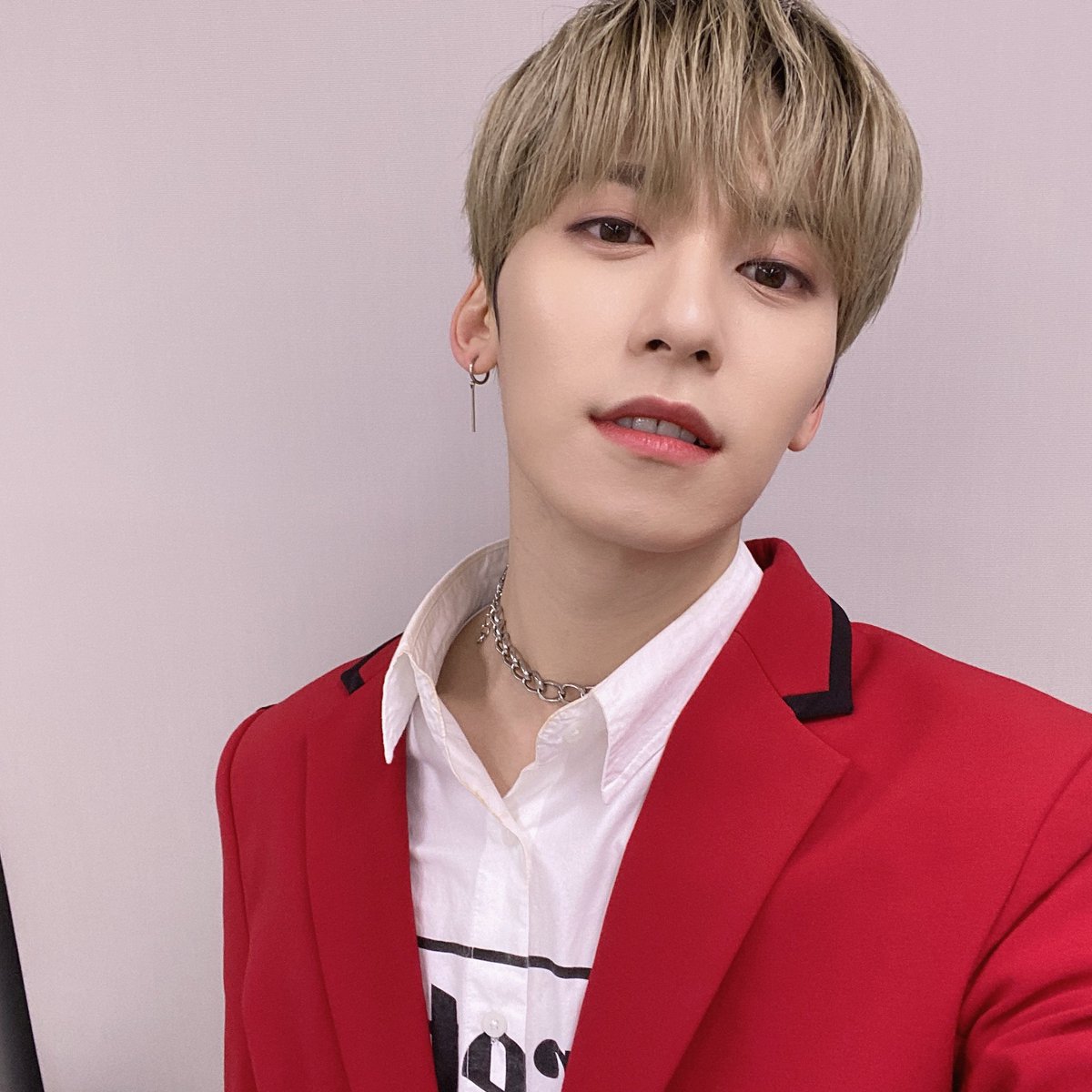 official_ONEUS's tweet photo. [#건희] 
내일이 투올낫 막방인거 안 비밀 😭💦 https://t.co/NXm4o4njU1