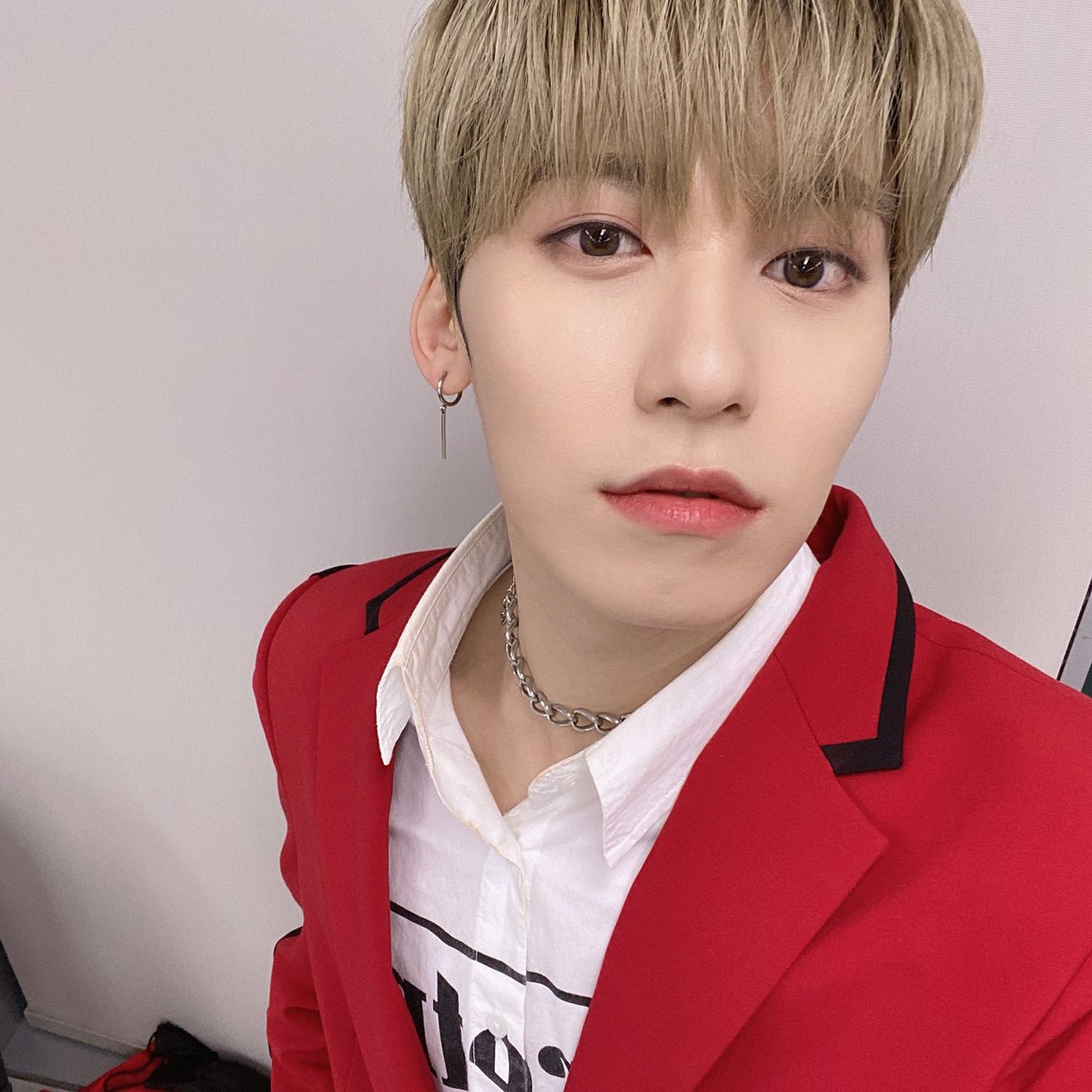 official_ONEUS's tweet photo. [#건희] 
내일이 투올낫 막방인거 안 비밀 😭💦 https://t.co/NXm4o4njU1