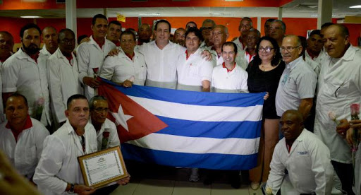 DiazCanelB's tweet photo. El Movimiento Poético Mundial propuso se le conceda el Premio Nobel de la Paz al Contingente Henry Reeve. Crece el listado de personalidades y organizaciones de todo el mundo que se suman a esta noble propuesta que reconoce él valor de la solidaridad. #SomosCuba https://t.co/xZlcnhVQ6S