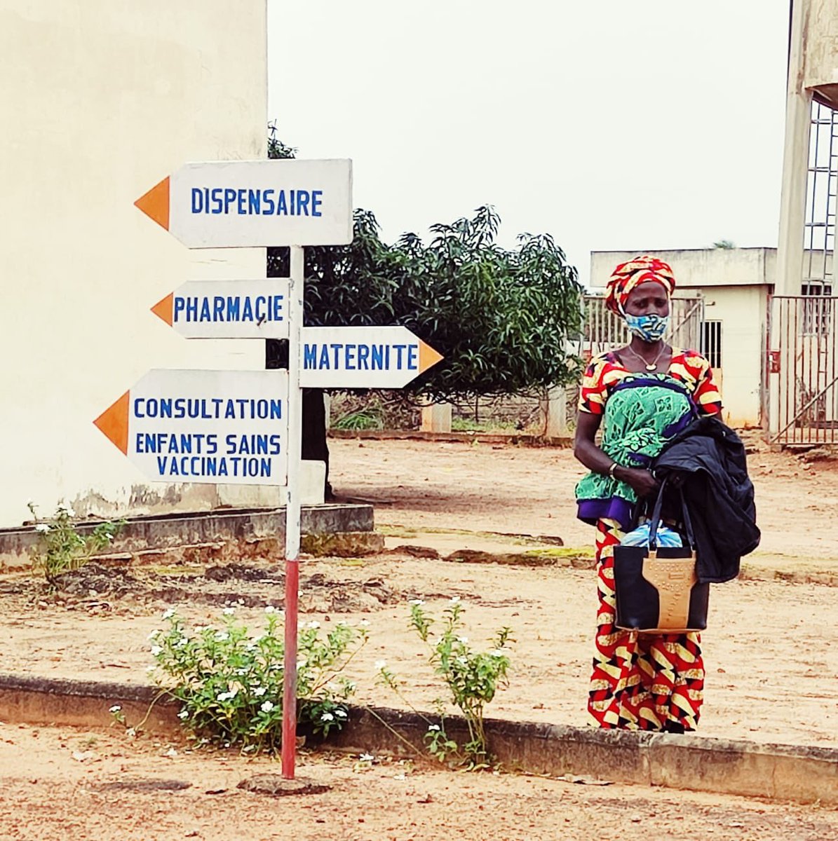 bjlaurenceau's tweet photo. En direct ! Célébration de la continuité des services de santé maternelle &amp; néonat, possible grâce à des partenariats forts &amp; solidaires 🤱🏾
À la maternité de #Tourou, l’une des 49 maternités 🇧🇯 soutenues en ces temps difficiles de #COVID19 grâce à @TakedaPharma 🇯🇵 
#ODD3 #ODD17 https://t.co/sF6v5MHHbr