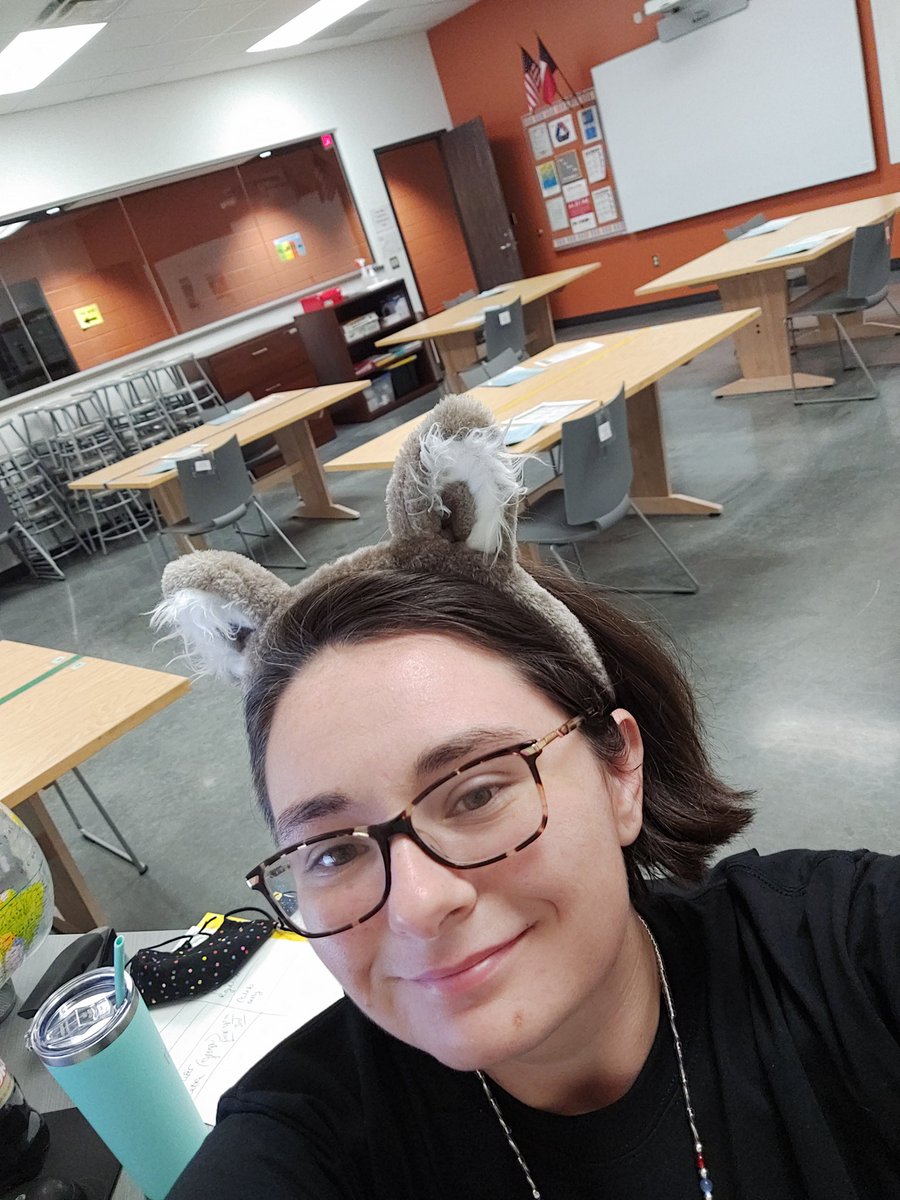 KaKiser_'s tweet photo. Crazy hat day ! Billye got to pick! #teacherwolf #mommawolf @rwilliams0211 ears count .... Right ? https://t.co/XrbGNfHd66