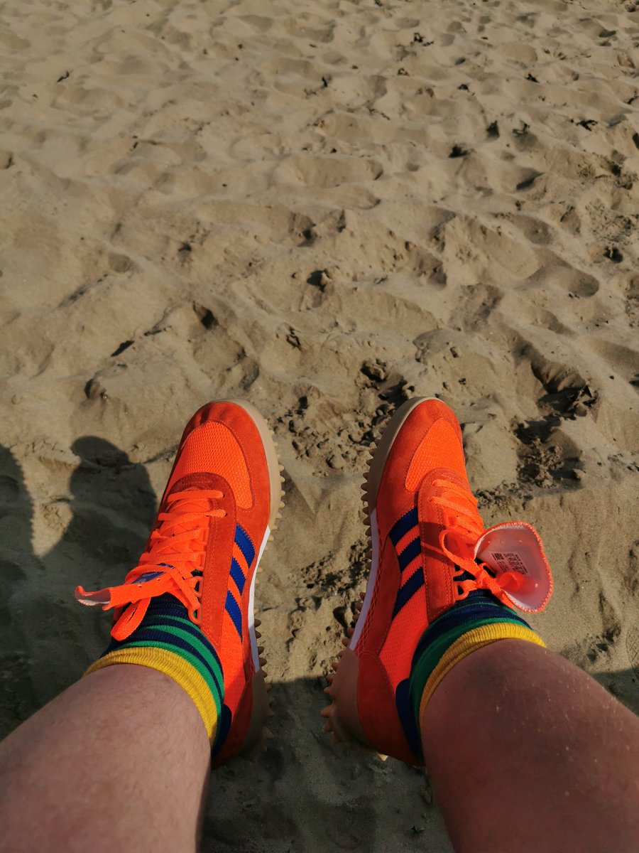 DaCo1974's tweet photo. Please don't take me on the sand! @Reno_station @man_savings @adiFamily_ #threestripesforlife https://t.co/0tTep87pbv