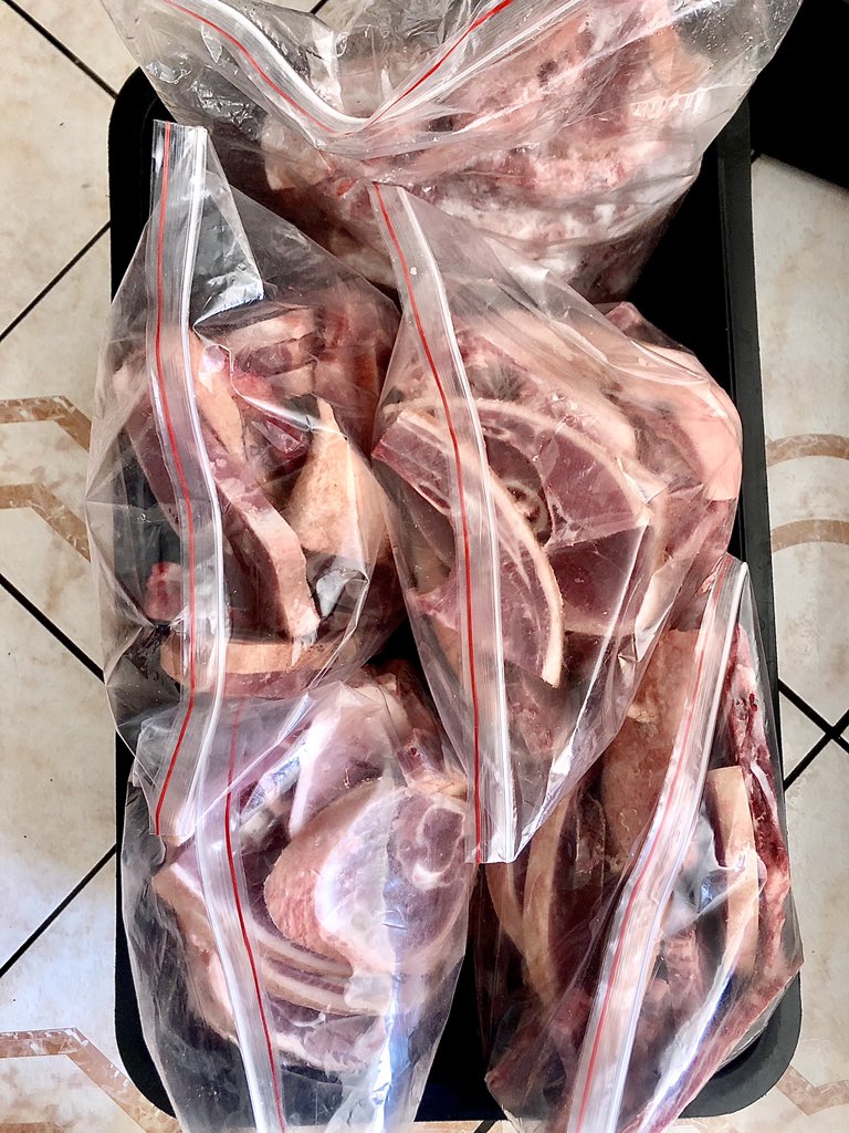 iSabeloCreative's tweet photo. With the long weekend just around the corner, place your order of 5kg pork for R300 for your braais 🥩🍖 delivery around greater Johannesburg for R60, free pick up from Cresta Mall. Call/WhatsApp 081 219 5857

#Level1
Botswana
Hawks https://t.co/ZmciHRV97I