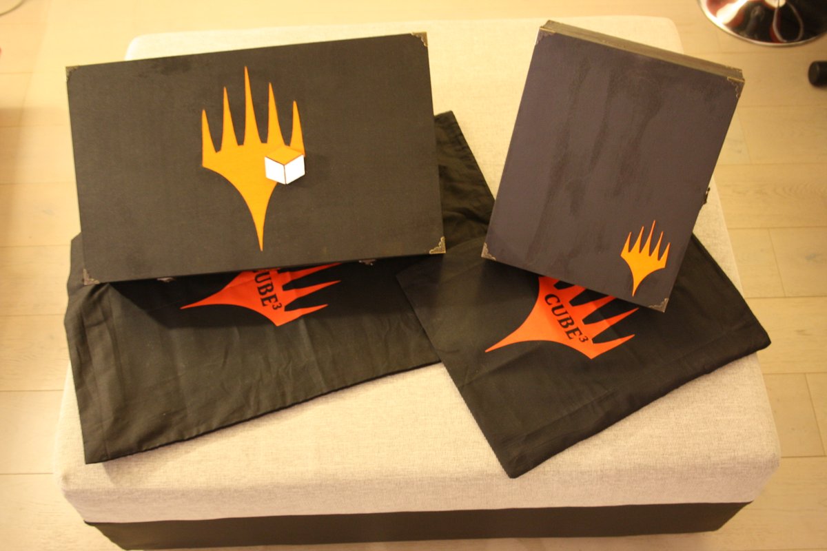 PlusBelleMagie's tweet photo. Salut à tous! Petit hors piste sur un projet perso enfin arrivé à son terme. Comme je suis un joueur de Commander chevronné et que je fais des decks à la pelle, j’ai décidé de me lancer dans le projet un peu spécial que j’ai nommé Le Cube³ ou Hyper Cube. Mais c’est quoi donc? https://t.co/XQEXSAyCHv