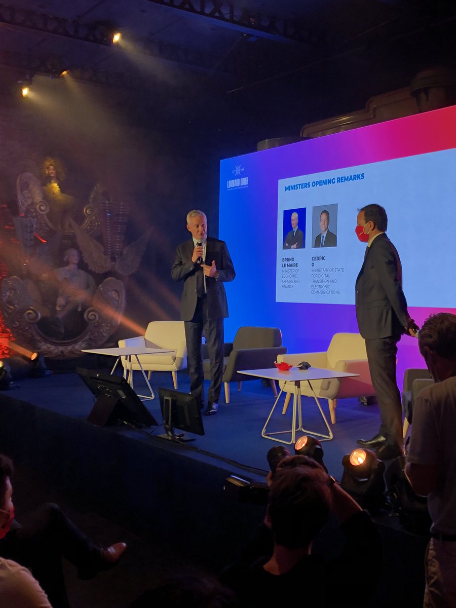 Great pitch from our 2 French ministers at <a href="/FRdigitale/">France Digitale</a> FDDay ! Full of great startups, including Wakam 😀