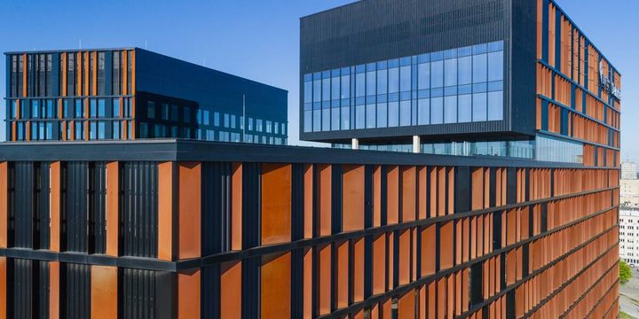 Proud to be part of Brama Miasta Łódźi office building complex in Poland. ©Photo: Rafał Tomczyk. Read the whole article bit.ly/2RrTOBW  #ruukki #ruukkiconstruction #buildingyourtomorrow #proudsupplier