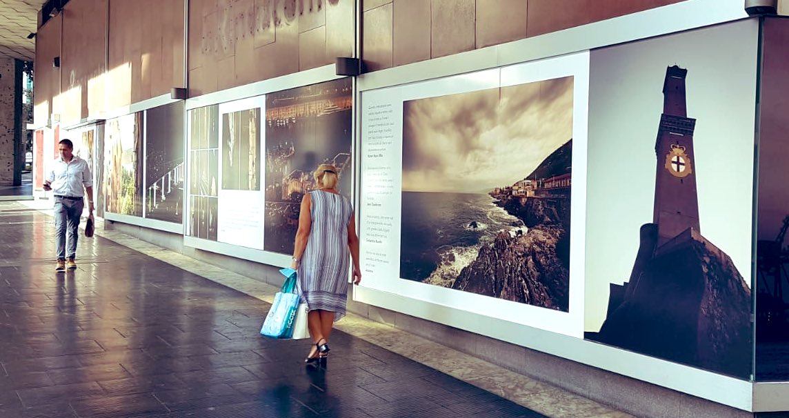 Le bellissime fotografie di Guindani per abbellire le vetrine ex Rinascente. Allestimento di <a href="/pzetasrl/">P. Zeta Realizzazioni Pubblicitarie</a> e sagep. Grazie ad #Axpo per questo regalo alla città di #Genova . <a href="/GenovaEventi/">genovamorethanthis</a> <a href="/GenovaMore/">GenovaMoreThanThis</a> @TurismoLiguria