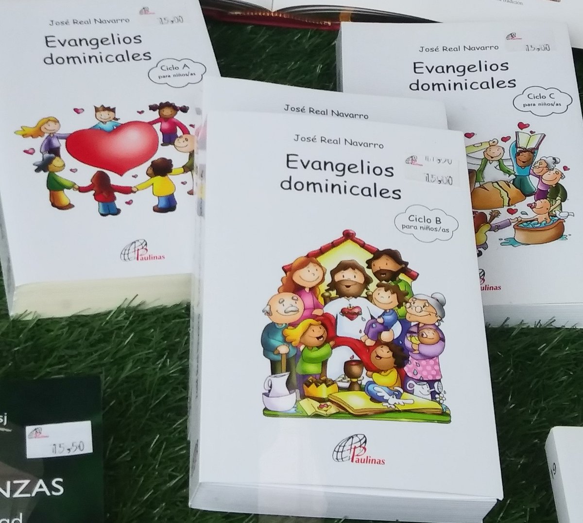 Mision cumplida. Despues de 3 años de trabajo sale editado el ultimo libro de Evangelios Dominicales para niños del ciclo B. Su finalidad es ayudar a hacer posible lo que dijo el Papa Francisco: Tenemos el deber sagrado de dejar que los niños se acerquen a Jesús.