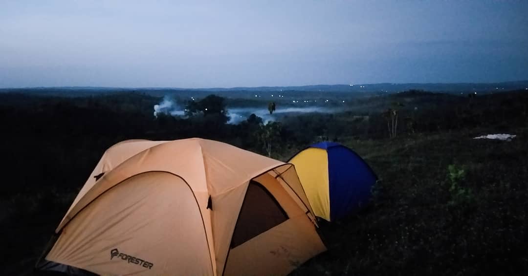 AriefRohman_838's tweet photo. Camping ria di Bukit Kunci, Desa Bangowan, Jiken..?? 
Info dan reservasi:
-085641200447
-085247407220 
Tersedia persewaan tenda dll. Pesan kami, tetap patuhi protokol kesehatan ya 👍👍 semoga kita semua tetap sehat dan bahagia, aamiin

#AriefRohman #DolanBlora @info_Blora https://t.co/6Vcf55qTo2
