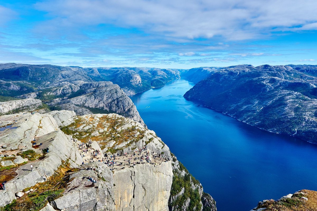 EnergiDC's tweet photo. With #datacentres in operation throughout the #Nordics, #DigiPlex have just announced the opening of their sixth data centre at Fetsund in Lillestrøm, #Norway.

#datacentres #datacentre #construction #datacenters  #recruitment #permanentrecruitment #datacenter #denmark #sweden https://t.co/ACeGzeBIzM
