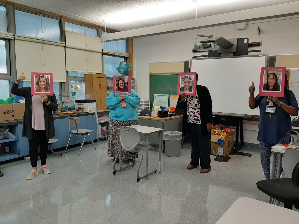 MrsHipius's tweet photo. Rom 126 @syracuselatin is ready for Morning Meeting! https://t.co/78wwWblspk