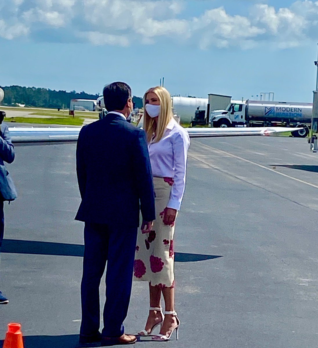 IvankaTrump tweet picture