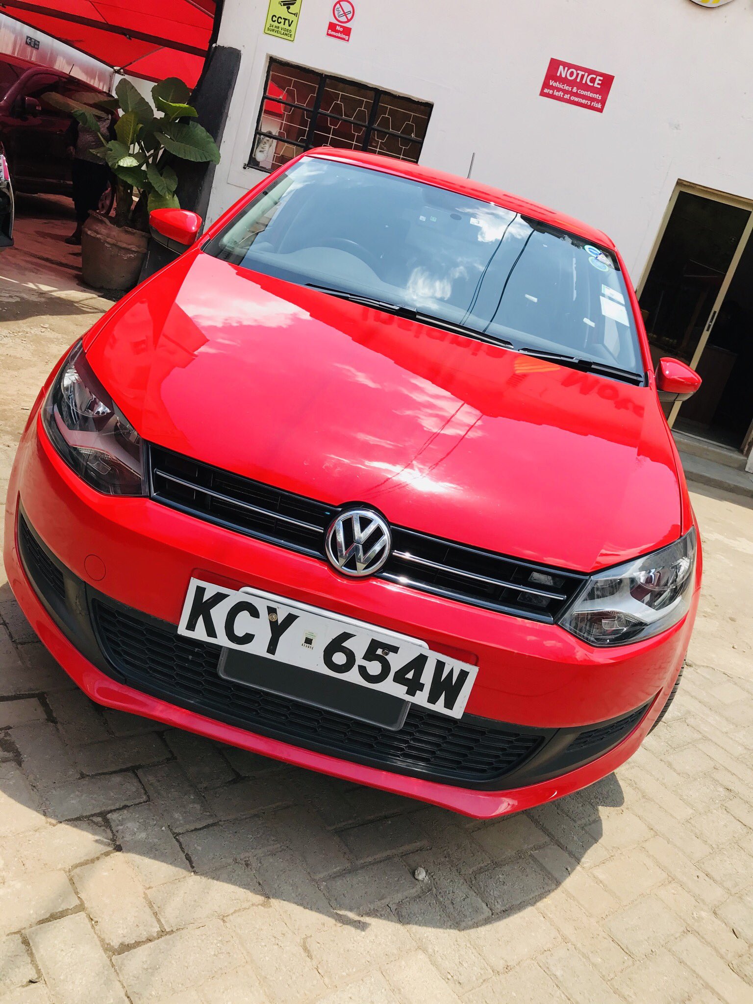 golf Imprisonment workshop MERCNIFICENT مرك on Twitter: "#VW #POLO #TSI with #Bluemotion #Technology Year: 2013 Colour: Red Price: Ksh. 934,000 SPECS ▪️1200cc turbocharged ▪️DSG 7 speed gearbox ▪️Sport mode ▪️Fabric upholstery ▪️Two tone interior ▪️ golf Imprisonment workshop MERCNIFICENT مرك on Twitter: "#VW #POLO #TSI with #Bluemotion #Technology Year: 2013 Colour: Red Price: Ksh. 934,000 SPECS ▪️1200cc turbocharged ▪️DSG 7 speed gearbox ▪️Sport mode ▪️Fabric upholstery ▪️Two tone interior ▪️