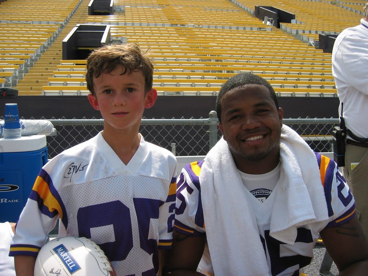 JaybirdteyO's tweet photo. @JVincent25 Thank you @JVincent25 for being a positive influence in my son's life.  It was great to watch you run the ball especially against UGA! https://t.co/N0nrjpYhwr