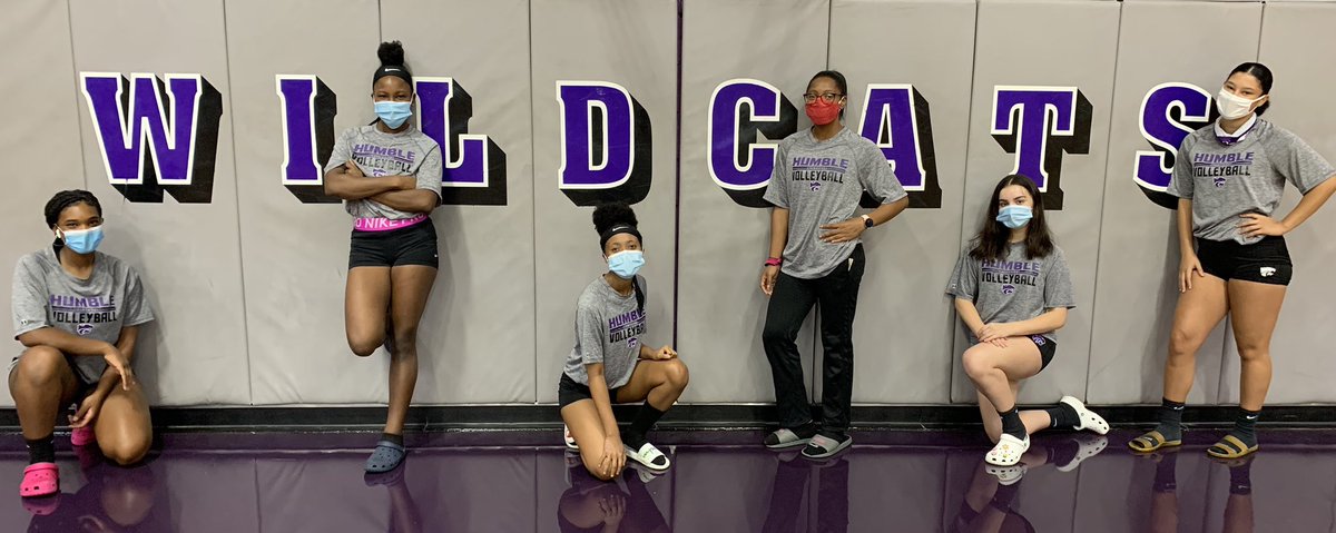 Humble_VBall's tweet photo. Trinity Clay, Cori Piete, Kailynn Savage, Johnniceya Johnson, Nalina Nunes &amp; Kaylin Williams completed their last scrimmage of their career for HHS Saturday. Looking forward to watching these ladies compete for the 2020 season 🐾💜🏐@HumbleISD_HHS #ExcelTogether https://t.co/So6059RRtt