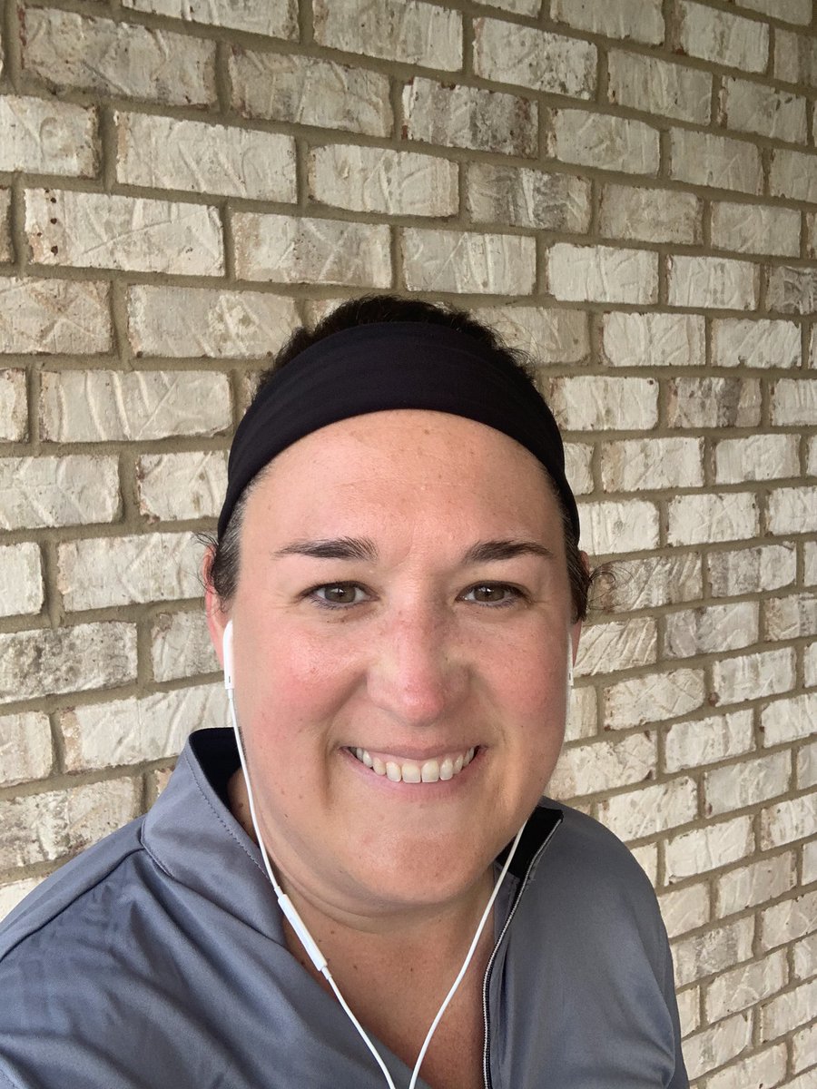 PrincipalPalme1's tweet photo. Day 2 of @MrBrongerPE Physical Challenge โ
Getting up early and working on myself first, helps me have a productive day as a principal and mom. @MedoraElem #medoramagic #MentalHealthMatters https://t.co/ANyveS5uP1