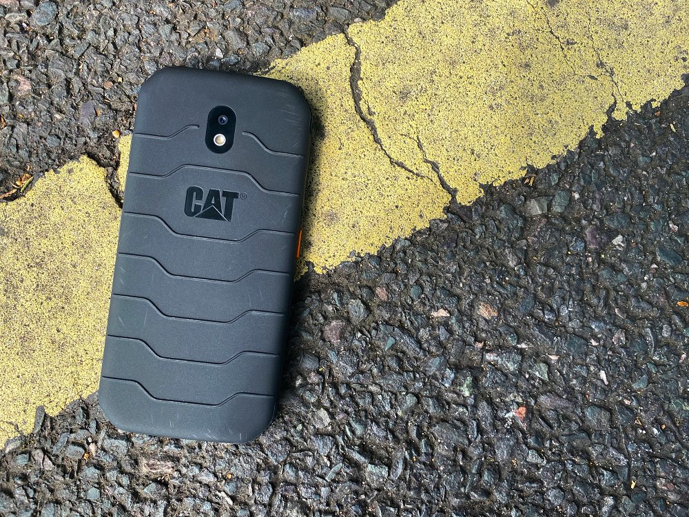 For sites everywhere, hygiene has become a high priority.

One of the easiest places to start is with a phone that can be rigorously washed, used with gloves on and is drop-proof 📲

Find out more about The Cat S42 and how it can help: vsitepass.com/phones

#constructionsite