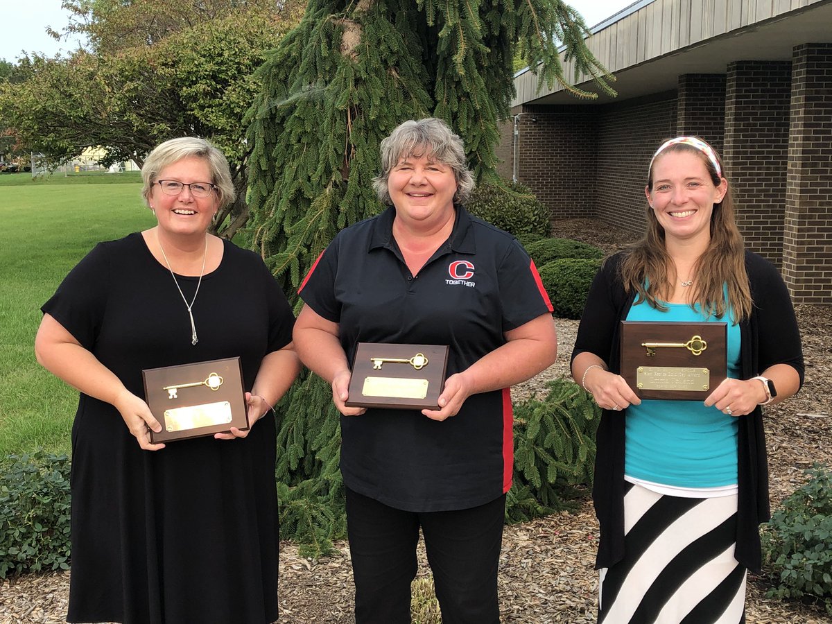 DBoyd1958's tweet photo. Gold Key Team for Battle of the Books - Lisa Christoffersen, Tina Delagardelle, and Emma Folland. Inspiring reading across the CCSD.
Congrats and thanks for your dedication to our students! https://t.co/k2iVNiYuKV