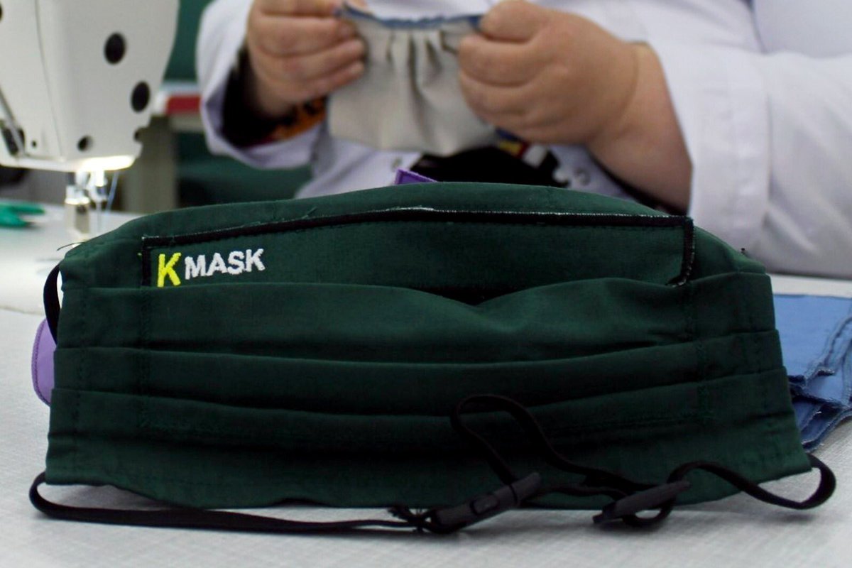 sakaryauni's tweet photo. 🗣 SAÜ’de Geliştirilen Maske Satışa Sunuldu

📌 https://t.co/ohLx4nWROY 

#kmask #covid19 #mesafe #maske #sosyalmesafe #hijyen https://t.co/bRePWmm7lh