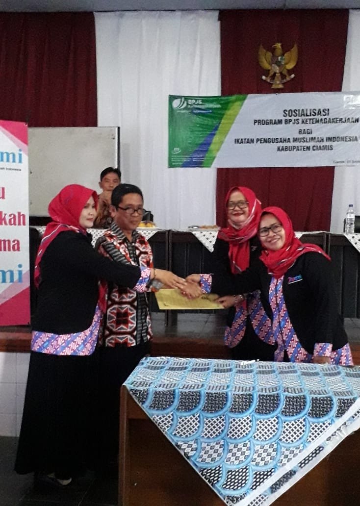 ElisHoerur's tweet photo. 04 September 2020
Koperasi konsumen muslimah insan mandiri
berkolaborasi dengan BPJS Ketenagakerjaan
@penyuluhkoperasi
@kemenkopukm
#penyuluhkoperasi
#SiapBersamaKUMKM
#BanggaBuatanIndonesia
#KoperasiKeren
#UMKMNaikKelas
#ppkljawabarat
#ppklciamis https://t.co/iU4at63ig4