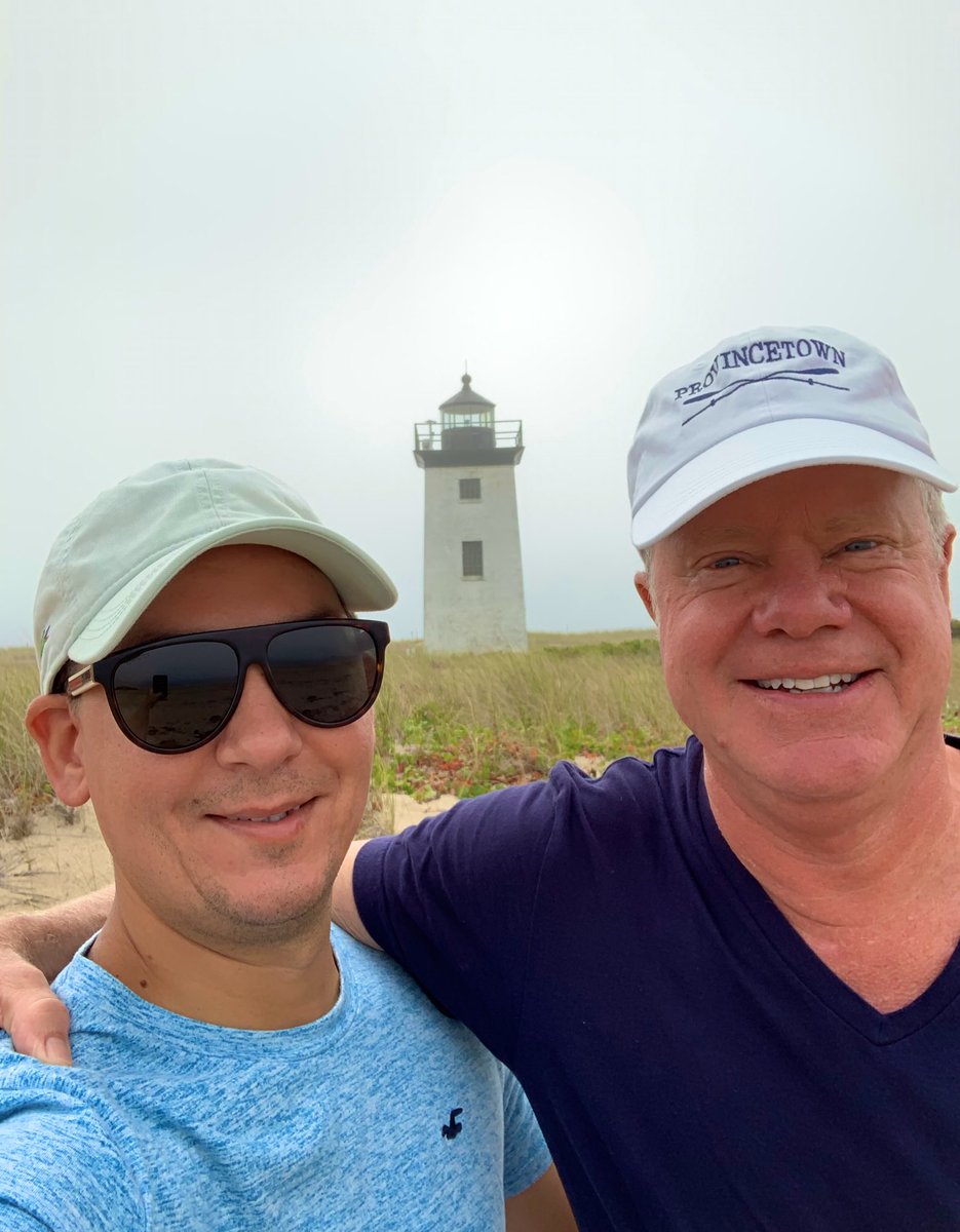 SashaEats's tweet photo. Happy #TravelTuesday 👨🏻🤝👨🏼
If you don’t look forward and embrace new challenges, you set yourself up for disappointment.
🌈 #TravelAgain #SashaInPtown #CapeCod #CapeCodNPS #travel https://t.co/jyimosChwm