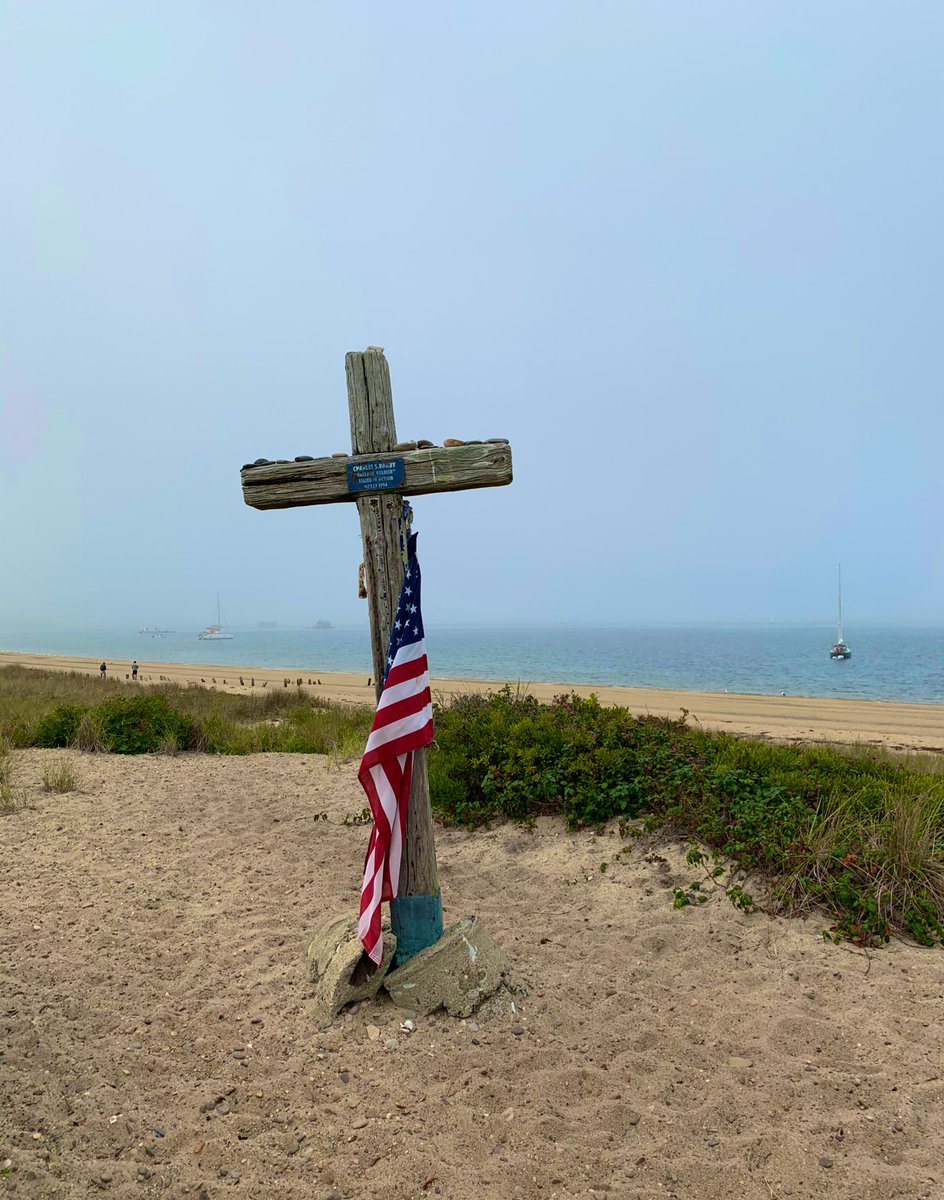 SashaEats's tweet photo. Happy #TravelTuesday 👨🏻🤝👨🏼
If you don’t look forward and embrace new challenges, you set yourself up for disappointment.
🌈 #TravelAgain #SashaInPtown #CapeCod #CapeCodNPS #travel https://t.co/jyimosChwm