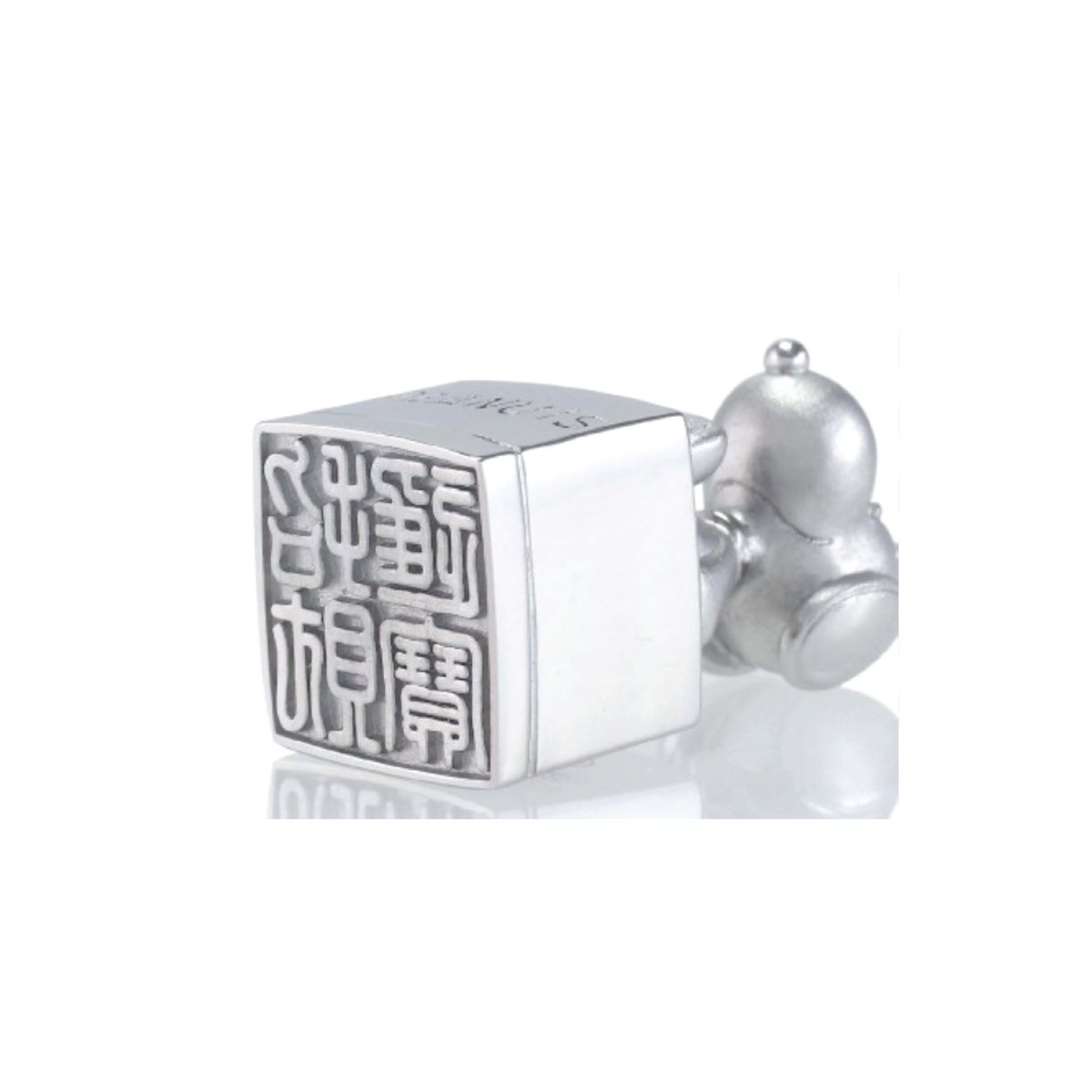 SnpyOnly's tweet photo. Peanuts Snoopy Sterling Silver Seal Stamp

World Wide Shipping✈️
https://t.co/UjzDenJBgM

Everything Peanuts! All licensed products!

#snpyonly #snoopy #peanuts #peanutsgang  #snoopydog #snoopylover #スヌーピー #스누피 #はんこ #asia #stationery #stamp #seal #personalized https://t.co/PeACJWyxaJ