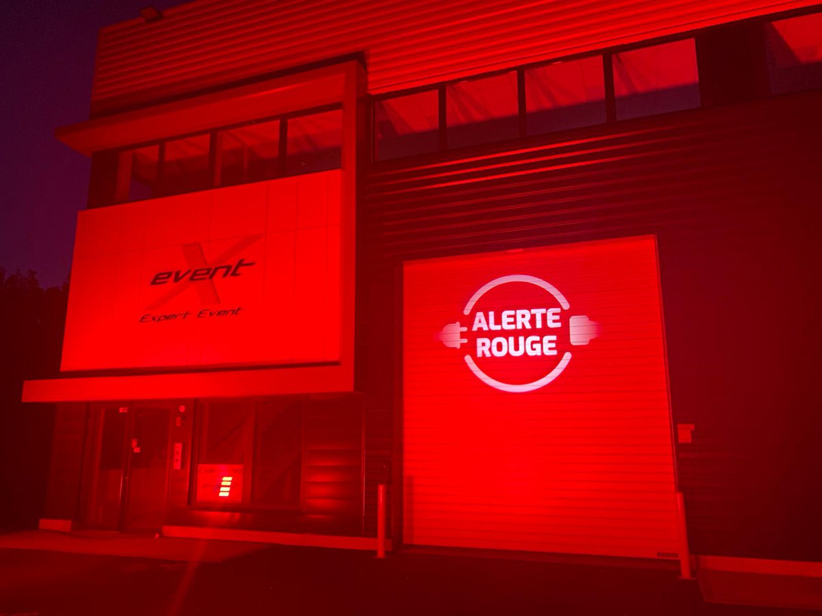 SYNPASESYNDICAT's tweet photo. ALERTE ROUGE !
Un plan de soutien est indispensable pour tous les métiers de l’ombre de l’événementiel et du spectacle!
#alerterouge #synpase #métiersdelombreendanger
#jesuislespectacle #jesuislevenement #plandesoutien #lesoubliésduspectacle #theshowmustgoon #expertevent https://t.co/l5hPIZNAIs