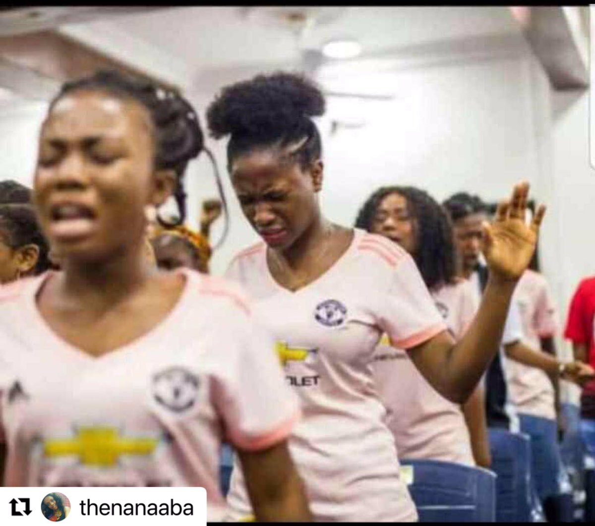 SowanStores's tweet photo. Let us to some throwbacks. Remember ? @ManUtd 🤣 https://t.co/Skx4m97tuf
