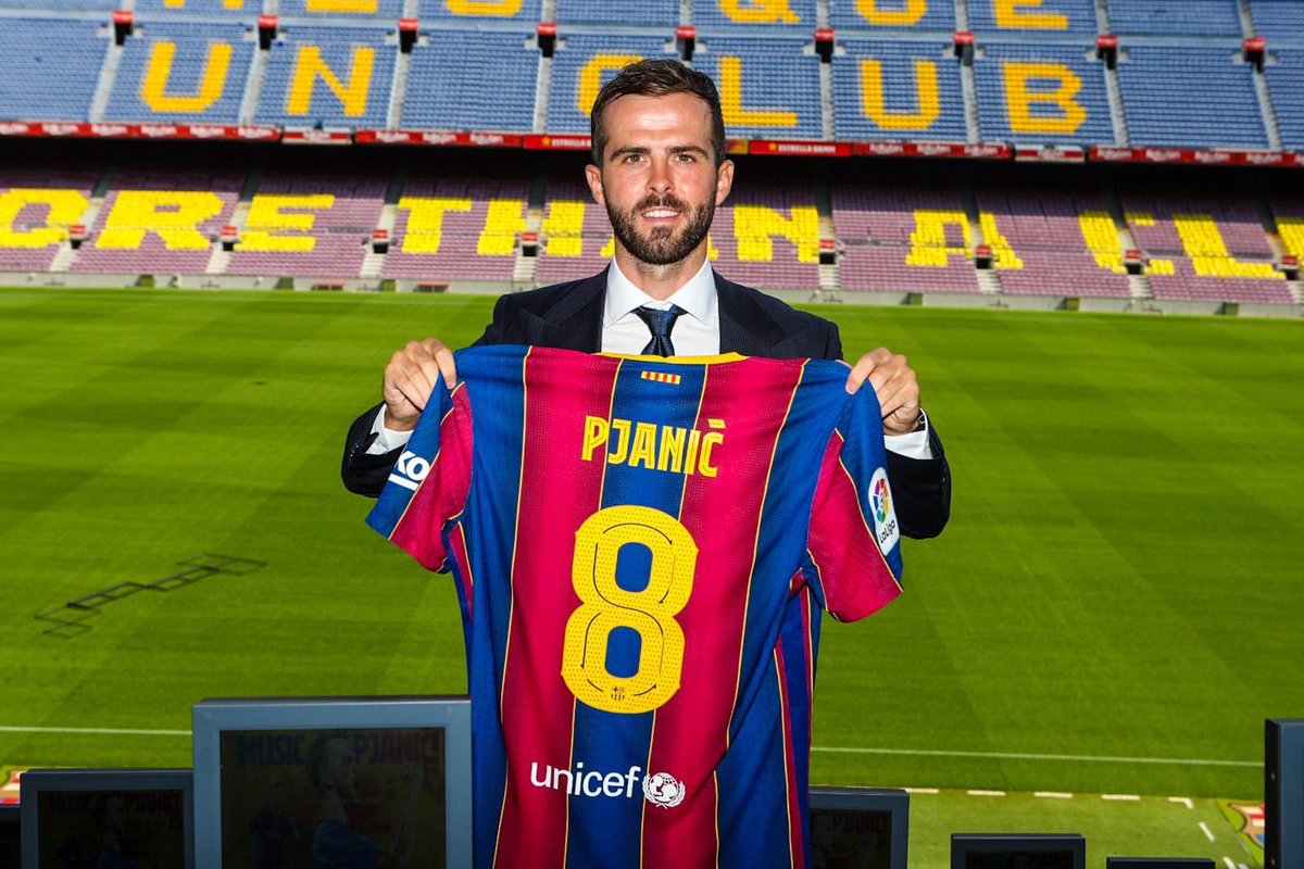 DeadlineDayLive's tweet photo. Miralem Pjanić has been unveiled to the media after his move to Barcelona. He will wear the number 8 shirt. (Source: @FCBarcelona) https://t.co/hMfK1oi8vP