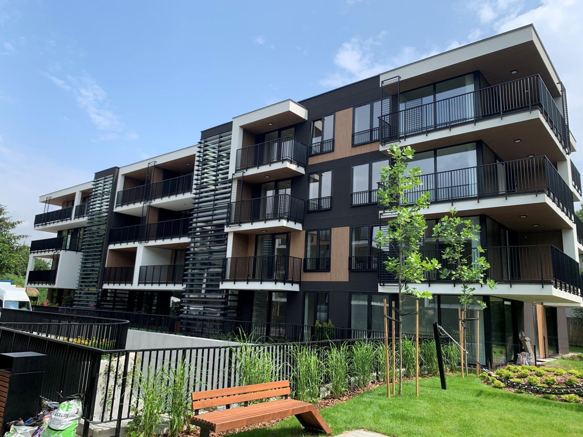 TrespaTweets's tweet photo. River Lane is a modern, elegant apartment complex located in Krakow, Poland. The apartment complex is designed for the premium segment in which the residents will be able to enjoy the advantages of a unique location.
Discover more: https://t.co/Y2FMYbBAEp
#thinktrespa #meteon https://t.co/jByRpj0vmg
