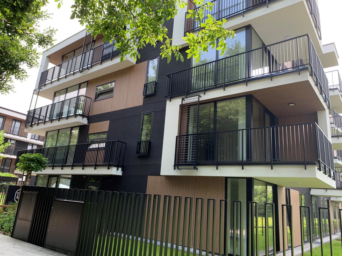 TrespaTweets's tweet photo. River Lane is a modern, elegant apartment complex located in Krakow, Poland. The apartment complex is designed for the premium segment in which the residents will be able to enjoy the advantages of a unique location.
Discover more: https://t.co/Y2FMYbBAEp
#thinktrespa #meteon https://t.co/jByRpj0vmg