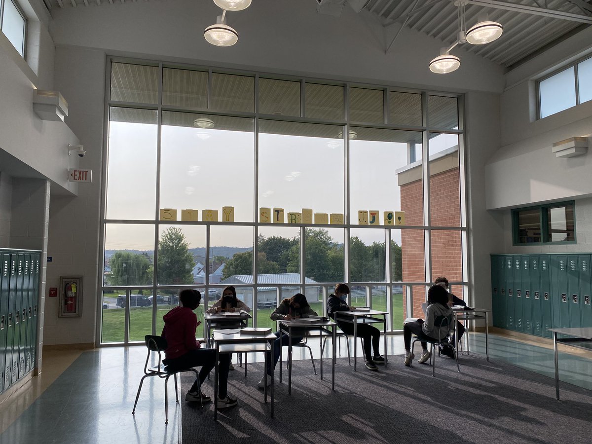 mskennedywyams's tweet photo. Socially distanced collaboration. #sixfeetapart #wearamask #BackToSchool2020 #thisyearitwillbedifferent #wyproud #hmh #houghtonmifflin #houghtonmifflinintoliterature #intolit #roguewave #shortstory https://t.co/KsPY0euOqH