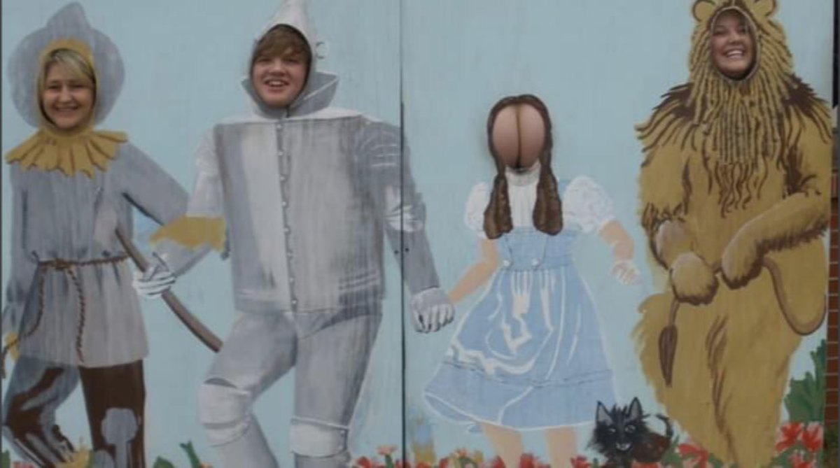 ShopCupids's tweet photo. sup with Dorothy? #socheeky https://t.co/36pPTK6dy0