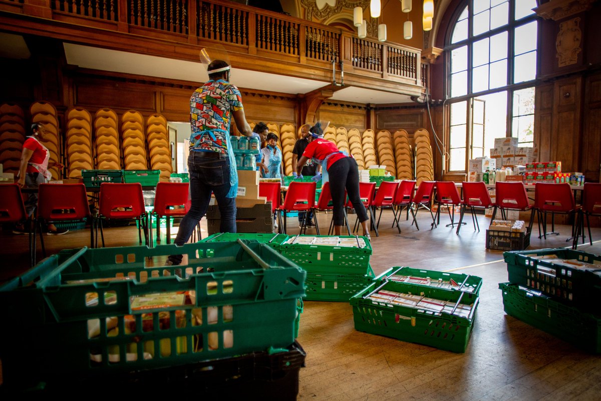 CommFoodHub's tweet image. Are you in need of free, fresh food, or know someone that is? Come along to our Hub sessions at Tottenham Town Hall at 5pm on Mondays, Wednesdays and Fridays, and 3pm on Saturdays, and sign up in person to receive food packages.