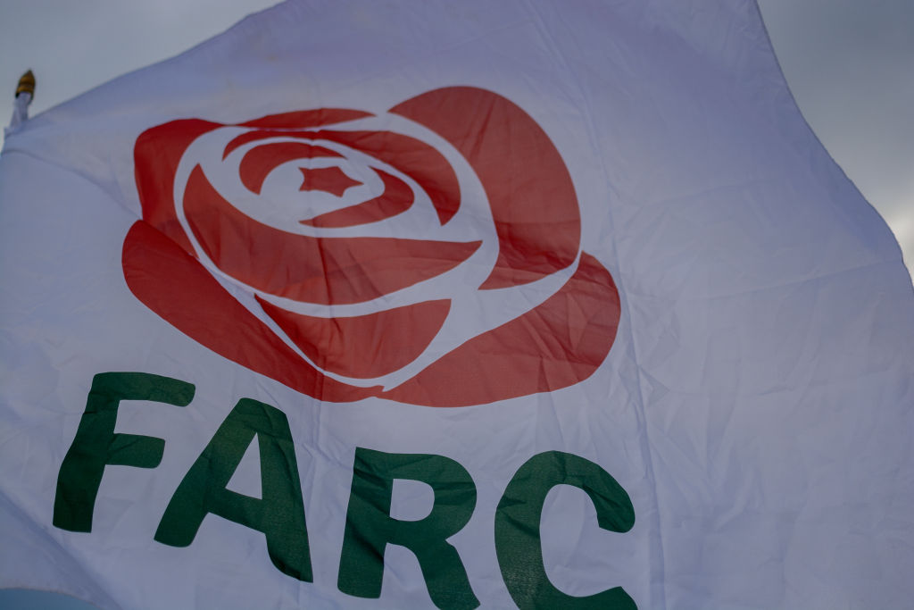 #AlAireEnLaW | ¿Qué falta para que @PartidoFARC reafirme su compromiso con el acuerdo de paz? Participe en nuestro tema del día y cuéntenos su opinión con #FarcAhoraFalta >>bit.ly/3kof7B3