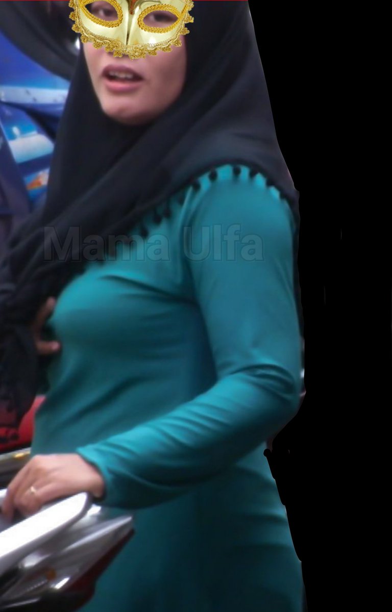 Kapan bisa punya BH nya mama ulfa... sumpah bikin nafsu bgt.. selalu ngaceng klo liat foto ini