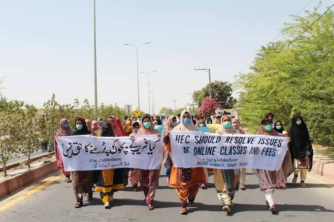 Naveedkhetran2's tweet image. #NoMoreOnlineClasses 
#SayNoToOnlineClasses