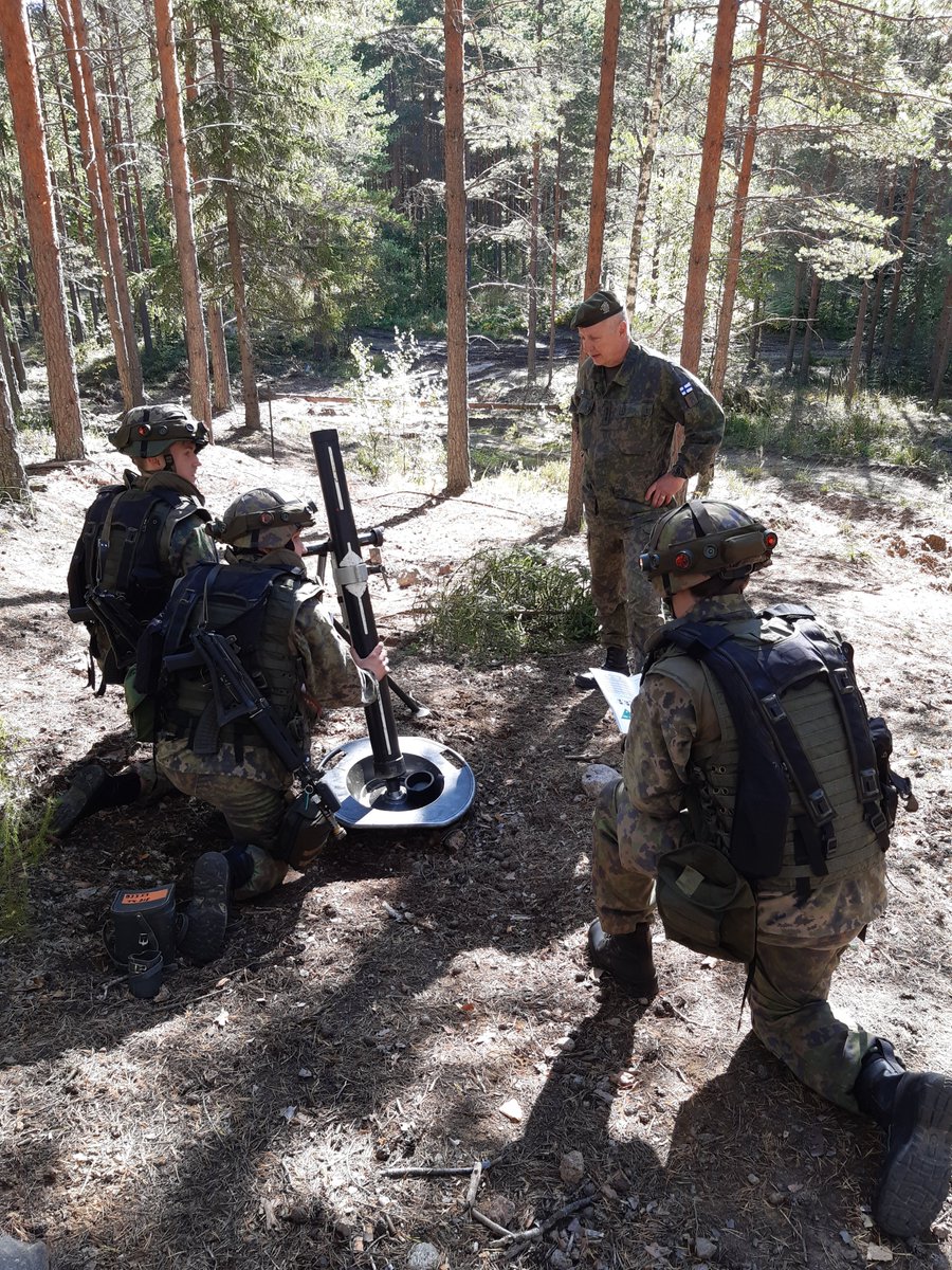 FIARCOM's tweet photo. @FIARCOM tarkasti @KarjalanPR #PSJP kertausharjoituksen. @Maavoimat iskukykyisin operatiivinen joukko on hyväilmeinen ja osaava! #keihäänkärki #kaartipäälle https://t.co/HdxlHHs0Pc