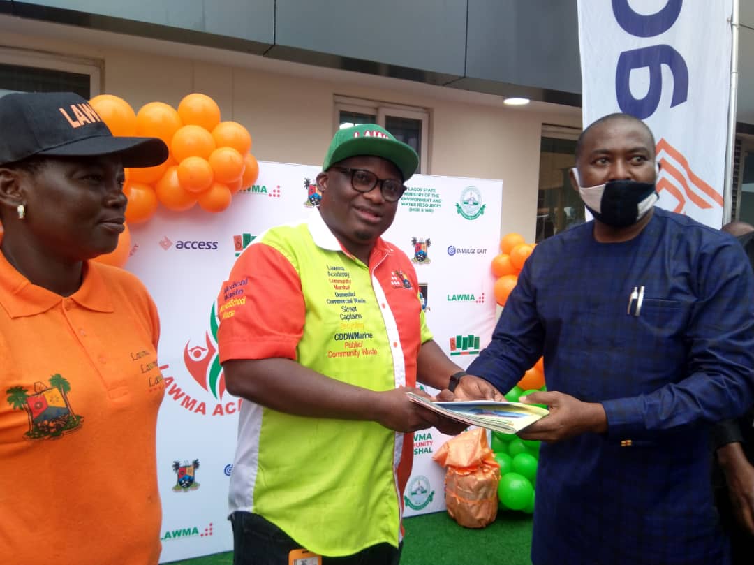 The Managing Director LAWMA Mr. Ibrahim Odumboni being presented with copies of the latest <a href="/SWEEPFoundation/">SWEEP Foundation NG</a> newsletter by <a href="/OBUESI/">OBUESI PHILLIPS</a> President of the foundation during the official launching of COMMUNITY MARSHALS earlier today <a href="/Lawma_gov/">LAWMA</a> <a href="/foto_smith/">FotoSmith</a> <a href="/fbralliance/">Food & Beverage Recycling Alliance</a> <a href="/cleannigeriaup/">CLEAN UP NAIJA</a> @