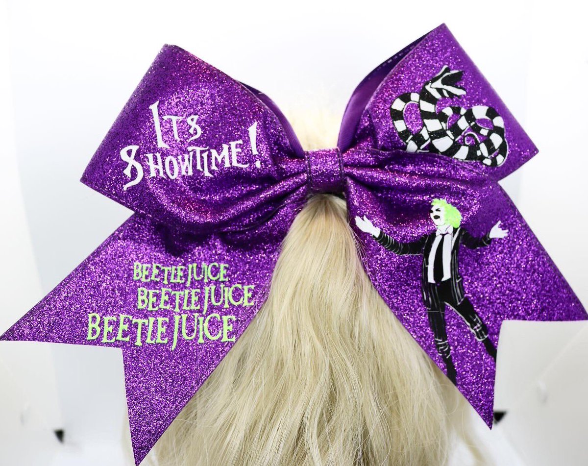 pretttynerdy's tweet photo. I missed #stevecream during #hhnathome but my sister explained/inducted me so I’m working on designing a cheer bow so that you can have Steve Cream in your hair! Check out my Horror Bows to see!#CheerBow #GlitterBow #HHN #HalloweenHorrorNights https://t.co/12uGAYZ5E2