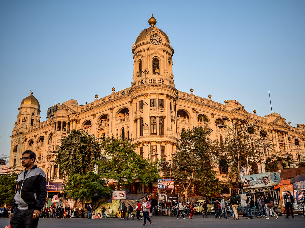 NGTIndia's tweet photo. Nabarun Raha set out to shoot #Kolkata's heritage structures and captured the iconic #MetropolitanBuilding built in Neo-Baroque style with domes, clock tower, and arched recessed windows.
Send us your #DailyShot entries for our #OutsideInside theme on contest@natgeotraveller.in. https://t.co/p87C8YuJBf