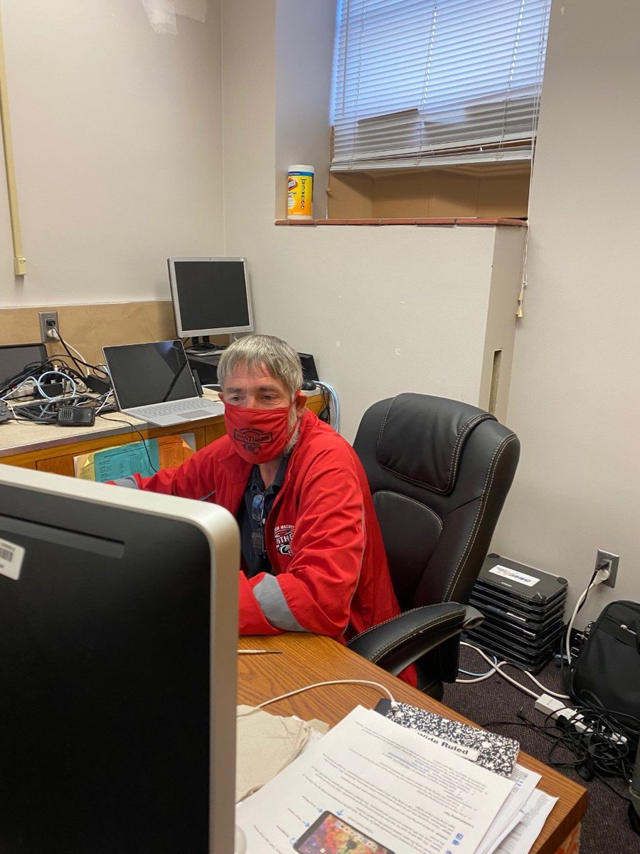OPS_Morton's tweet photo. Today is Technology Staff Appreciation Day. Thanks to Les for all he does at Morton #NETATechStar #PantherPride https://t.co/kJsbNu9lTe