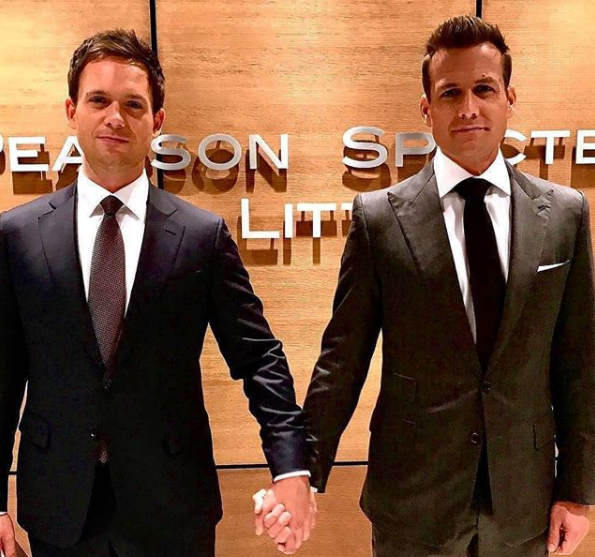 TvSeasonSpoiler's tweet photo. Best bromance ever... 🤜🏼🤛🏼🔥💯
.
.
.
.
.
#suits #suitsusa #darvey #darveyfans #darvey4life #darveykiss #donnaandharvey #harveyanddonna #donnapaulsen #harveyspecter #louislitt #alexwilliams #samanthawheeler #katrinabennett #mikeross
#sarahrafferty #gabrielmacht #tvss https://t.co/0Lf7lDkeH9