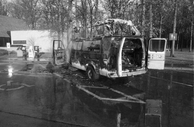 punk_vans's tweet photo. From @roaddrake “Another pic from Boys Life Burnt Van. From this pic I see we were at NATIONAL TRAIL REST STOP Altamont, IL on highway 70.”
Photo by Paul Drake.
@boyslifemusic
#boyslife #pauldrake #burntvan #nationaltrail #reststop #altamont #illinois #highway70 https://t.co/hRBWFcZ8cR