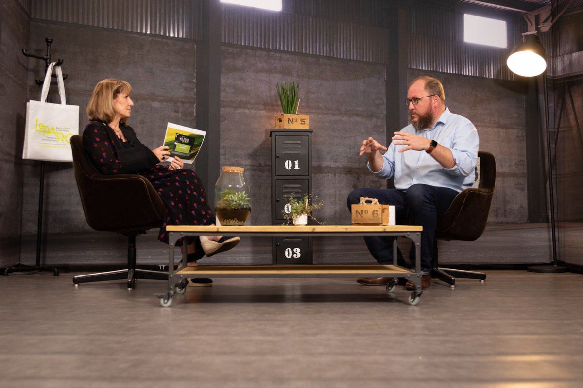 Komeres's tweet photo. Quand nos deux clients Olivier Malcor Cabinet d’assurance et @LeParcSOA se rencontrent, ça donne un super live ⚡️ sur la relation entre assureur &amp; assuré. 
Pour voir le replay, c'est ici  ⏯https://t.co/BxKO5tV1Lo
Nous vous le garantissons, ça vaut le détour 👌 !
#assurance #LIVE https://t.co/XVv9g657e7